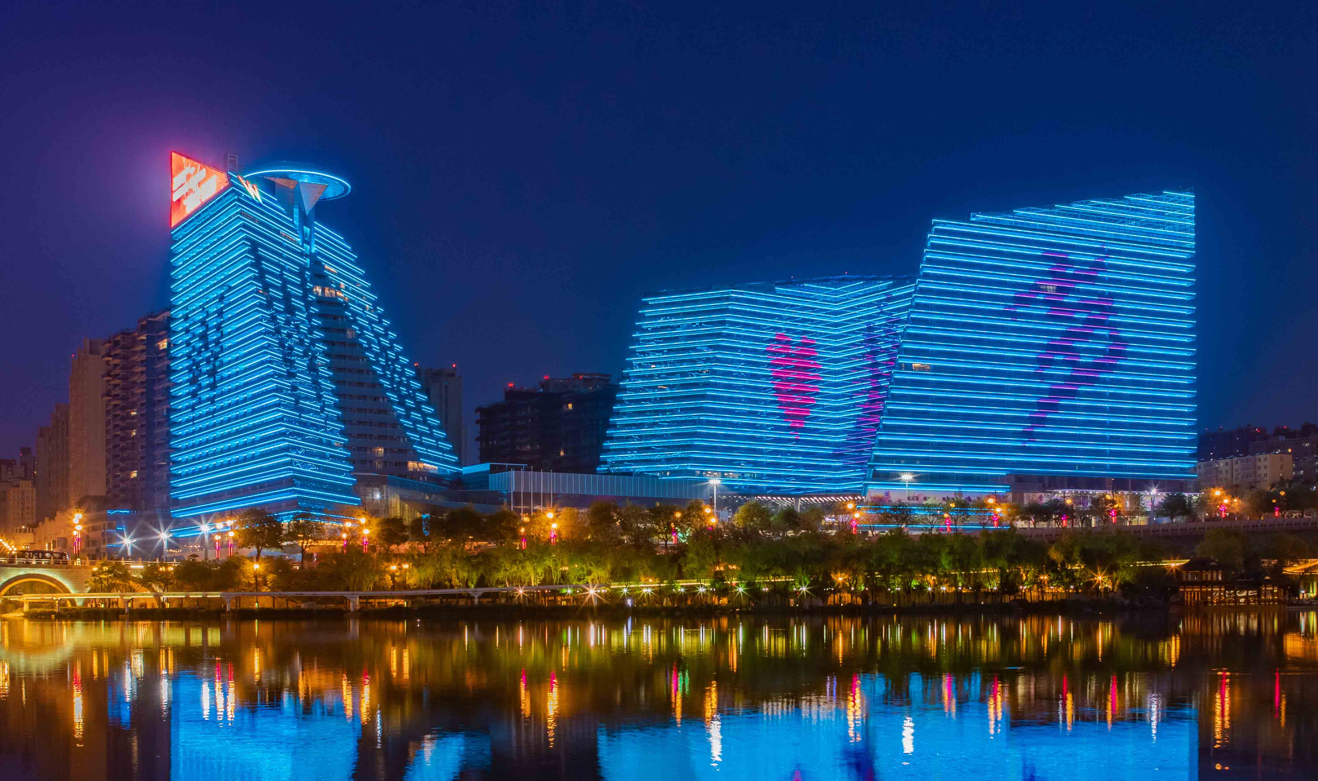 西安萬(wàn)眾國(guó)際夜景照明工程--2019神燈獎(jiǎng)申報(bào)工程